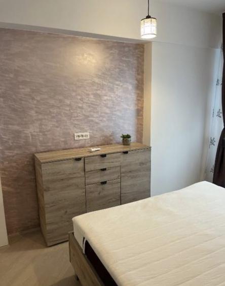 Apartament cu 3 camere semidecomandat, mobilat în Tineretului