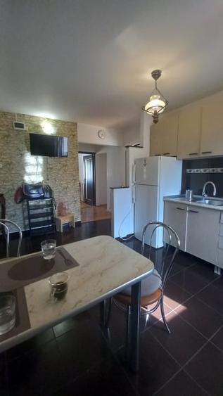 Apartament cu 3 camere decomandat în Mărăști