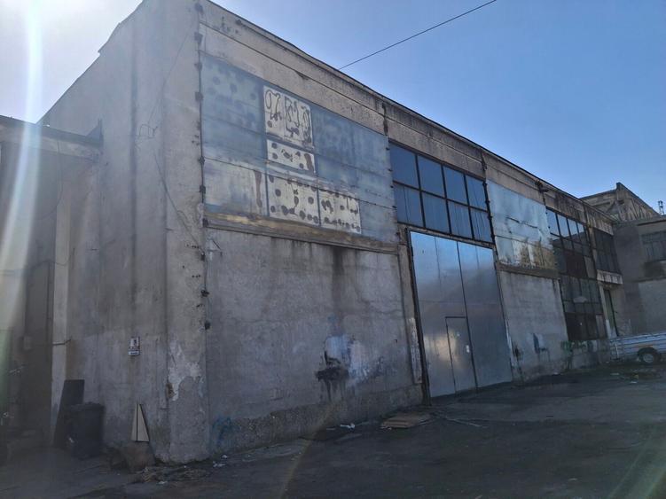Spațiu industrial, de 1,200 mp, în Colentina