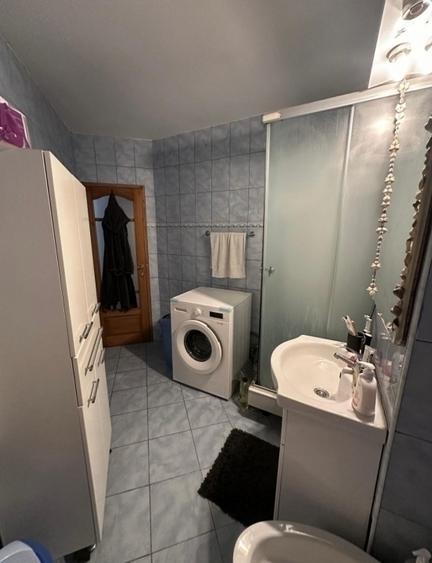 Apartament cu 3 camere decomandat în Canta