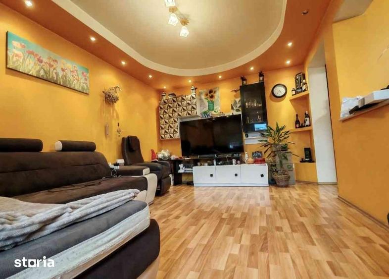 Apartament cu 4 camere decomandat în Rogerius
