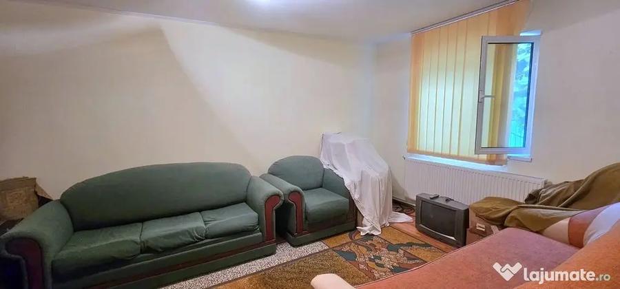 Casă cu 3 camere cu Canalizare în Vânători