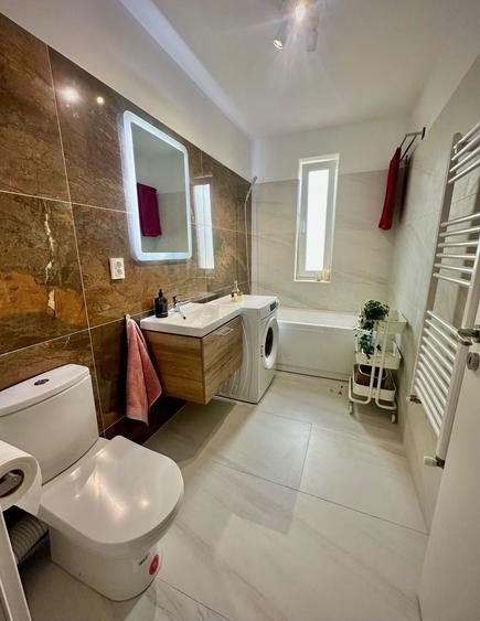 Apartament cu 3 camere semidecomandat, mobilat în Calea Urseni
