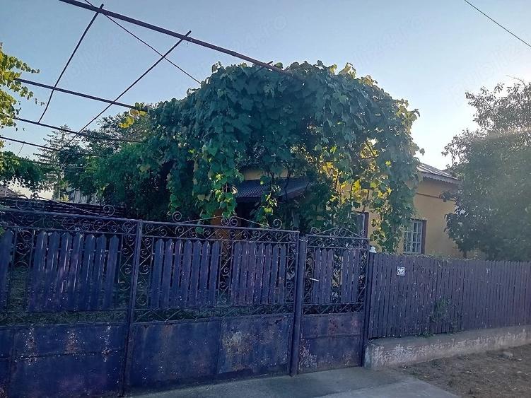 Casă cu 3 camere cu Teren 815 Mp în Ionești