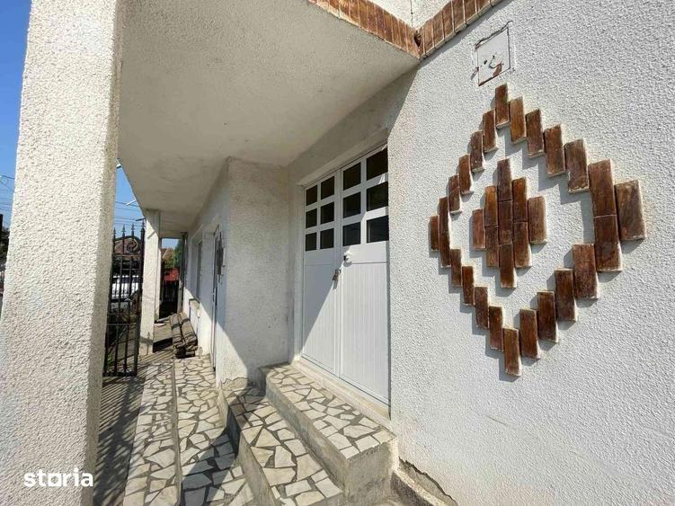 Casă cu 5 camere cu Teren 660 Mp în Central