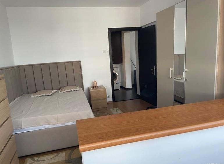 Apartament cu 3 camere decomandat, mobilat în Berceni