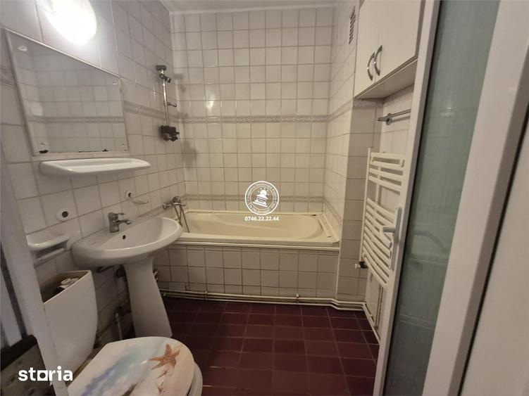 Apartament cu 3 camere decomandat în Dacia