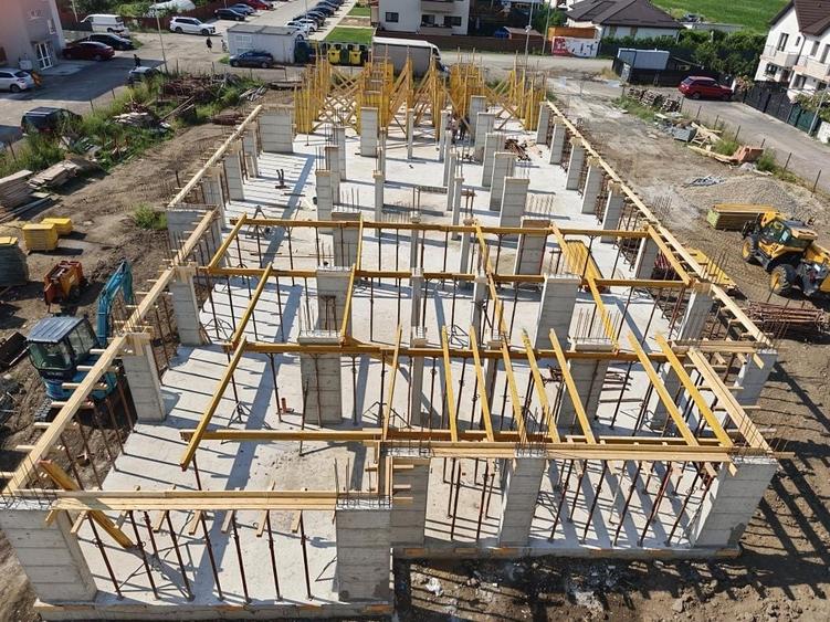 Apartament cu 2 camere decomandat în Sânpetru