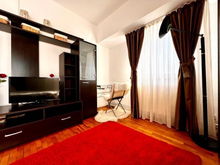 Apartament cu 2 camere decomandat, mobilat în P-ța Unirii