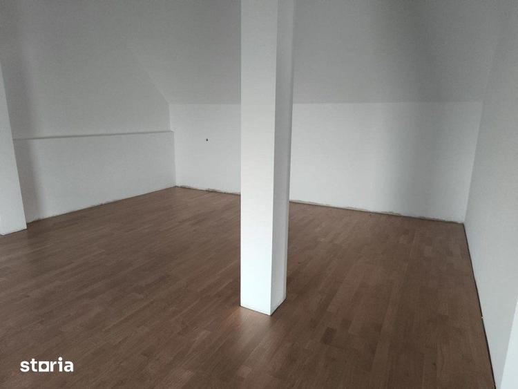Casă cu 8 camere cu Teren 2500 Mp în Rădăuți