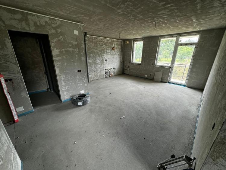 Apartament cu 3 camere semidecomandat în Florești — fotografia 3