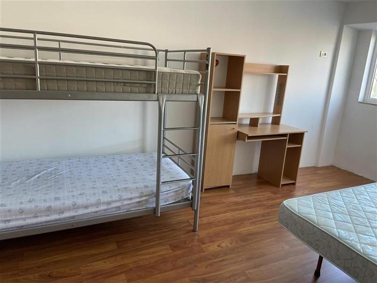 Apartament cu 4 camere decomandat, mobilat în Ultracentral