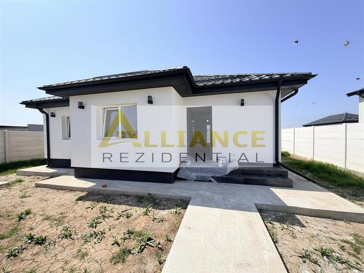 Casă individuală cu 3 camere decomandat cu Canalizare în Berceni