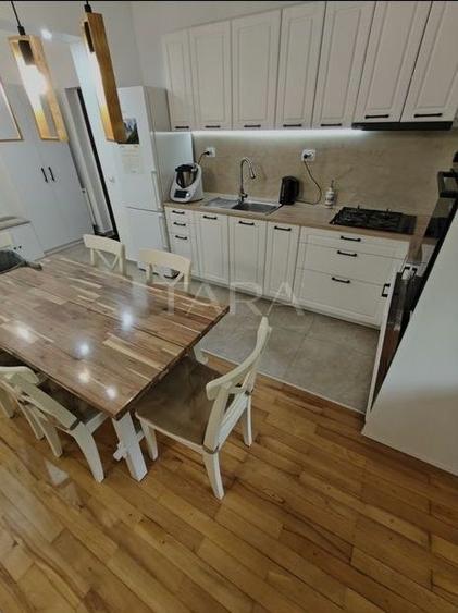 Apartament cu 3 camere semidecomandat, mobilat în Florești