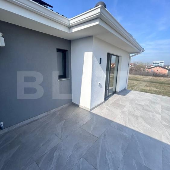 Duplex cu 4 camere cu Canalizare în Săcălaz