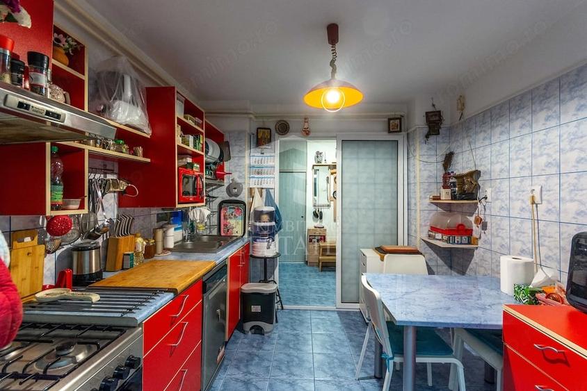 Apartament cu 3 camere semidecomandat în Basarabia