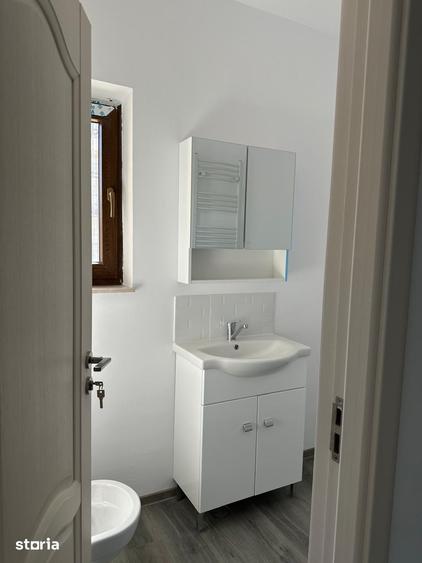 Apartament cu 4 camere în Otopeni