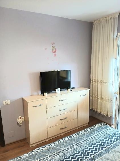 Apartament cu 2 camere decomandat, mobilat în Casa de Cultură