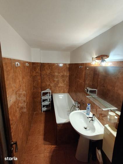 Apartament cu 3 camere decomandat în Centrul Civic