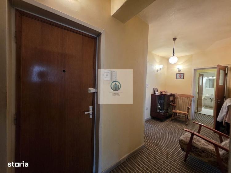 Apartament cu 4 camere decomandat în Deve