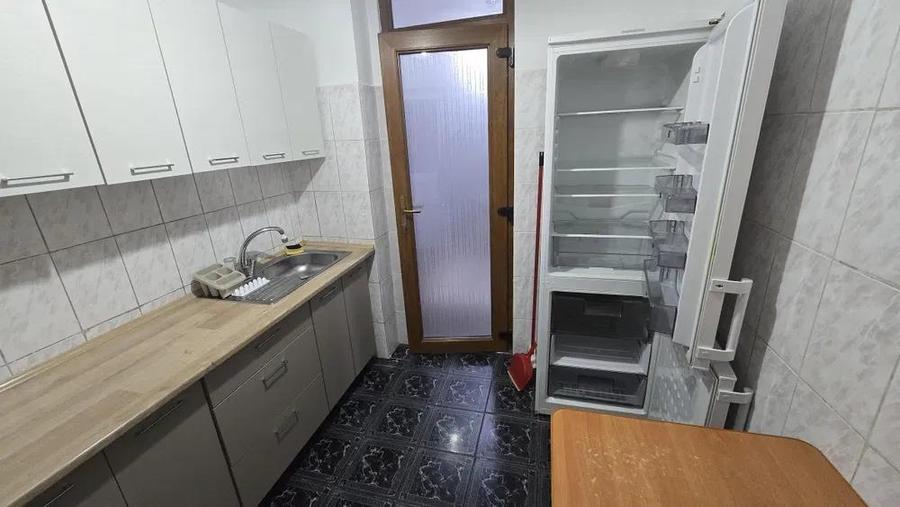 Apartament cu 2 camere decomandat, mobilat în Podul de Fier
