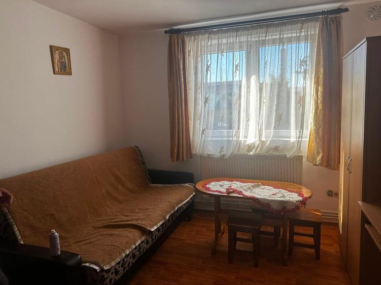 Apartament cu 2 camere nedecomandat în Decebal