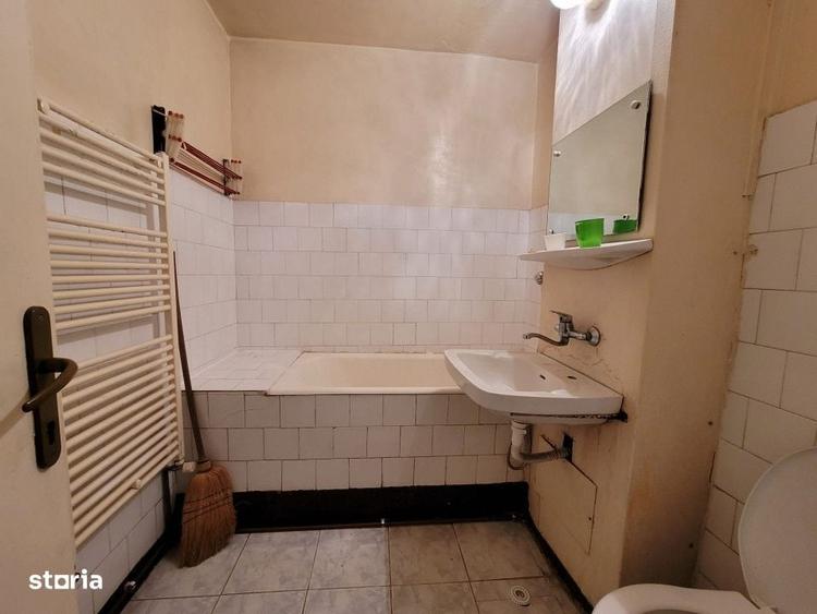 De Vanzare apartament 3 camere Micro 16 - 2