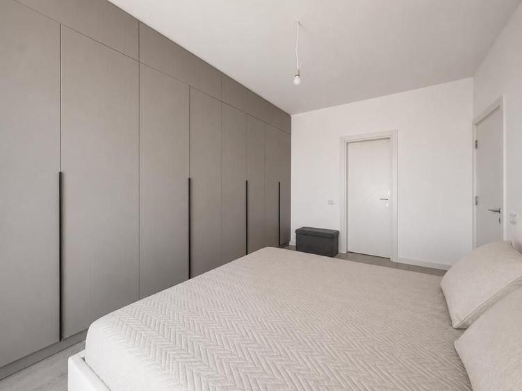 Apartament cu 3 camere decomandat în Titan