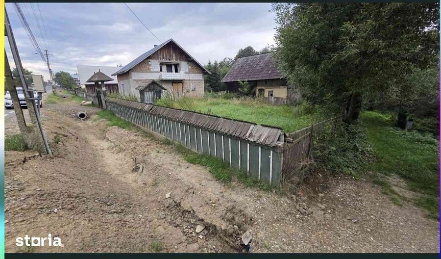 Casă cu 4 camere cu Teren 1500 Mp în Horodnic