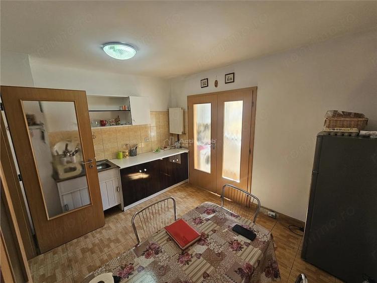 Apartament cu 2 camere decomandat în Cuptoare (Reșița)