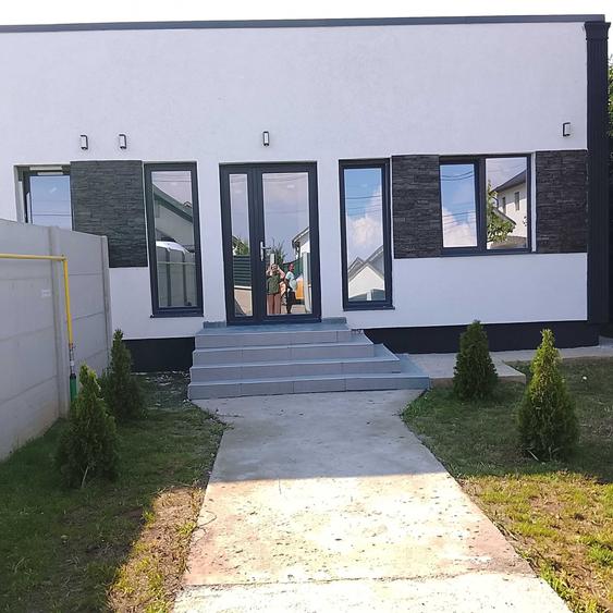 Casă cu 3 camere cu Teren 220 Mp în Central