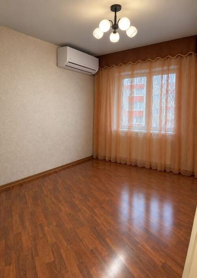 Apartament cu 3 camere decomandat în Tineretului