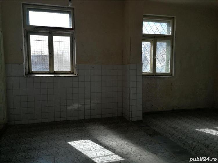 Spațiu comercial, de 596 mp, în Minieri