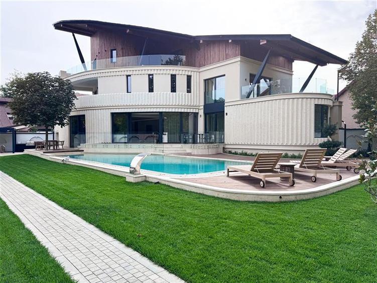 Casă individuală cu 12 camere cu Piscina în Băneasa