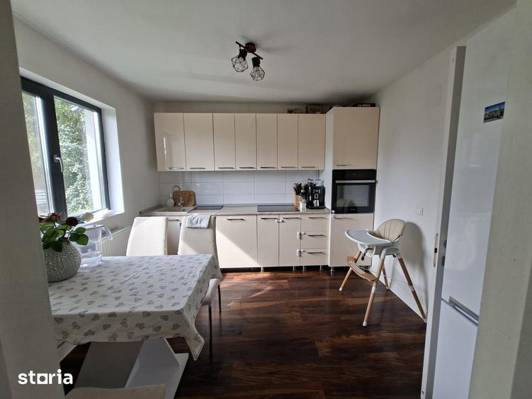 Casă cu 3 camere cu Teren 1600 Mp în Prisăcani
