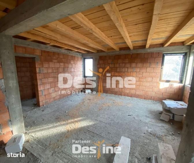 Casă cu 4 camere în Ciritei