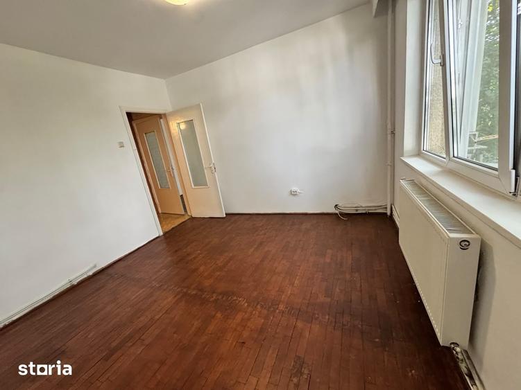 Bacau, apartament cu 3 camere, aproape de centru - 2