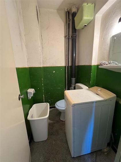 Apartament cu 3 camere decomandat în Podu Roș
