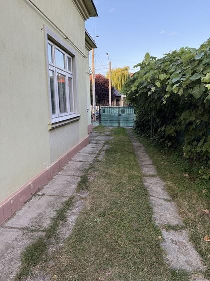 Casă cu 4 camere în Exterior Vest