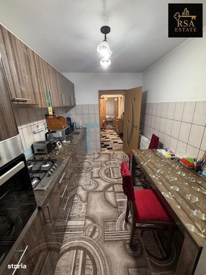 Apartament cu 3 camere în Traian