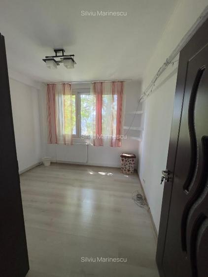 Apartament cu 3 camere semidecomandat, mobilat în Drumul Taberei
