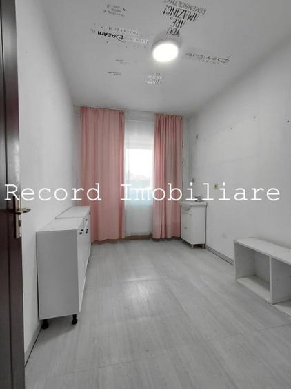 Spațiu comercial, de 40 mp, în Florești