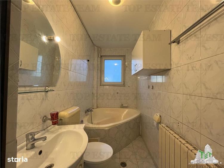 Apartament cu 3 camere, mobilat în Parcul Carol