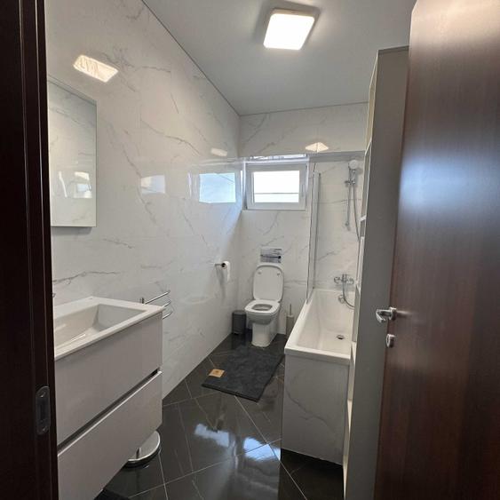 Apartament cu 2 camere semidecomandat în Tătărași