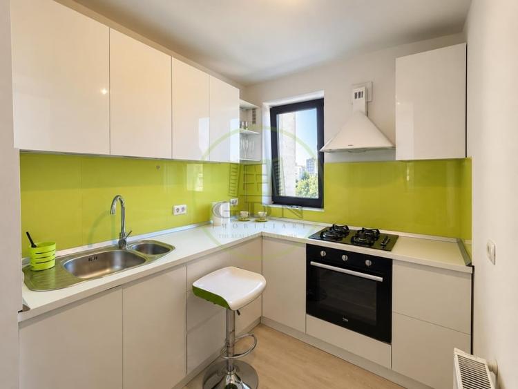 Apartament cu 3 camere semidecomandat, mobilat în Drumul Taberei