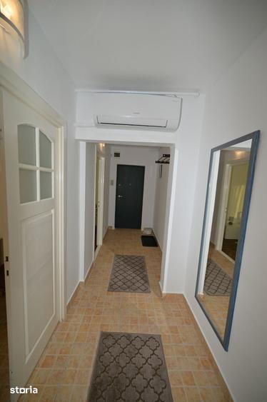 Apartament cu 4 camere decomandat în Delfinariu