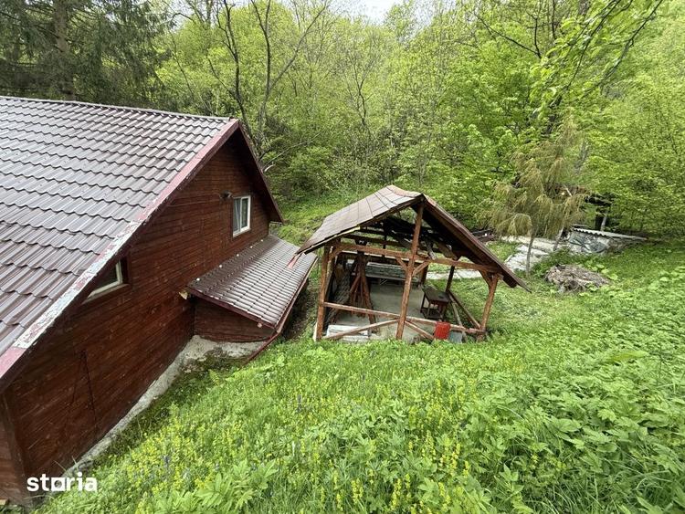 Casă cu 6 camere cu Teren 386 Mp în Băișoara