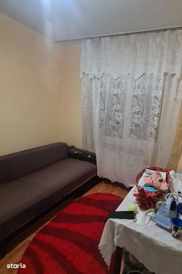 Apartament spatios cu 4 camere, 2 balcoane Marghita, zona Penny - 3