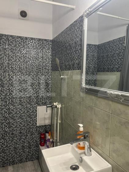 Casă individuală cu 6 camere cu Canalizare în Viile Noi