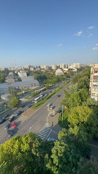 Apartament cu 3 camere decomandat în Drumul Taberei